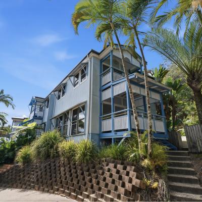 sea breeze villa 31 tangalooma moreton island exterior stairs